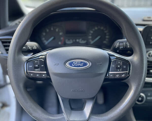 Білий Форд Фієста, об'ємом двигуна 1.08 л та пробігом 134 тис. км за 9999 $, фото 12 на Automoto.ua