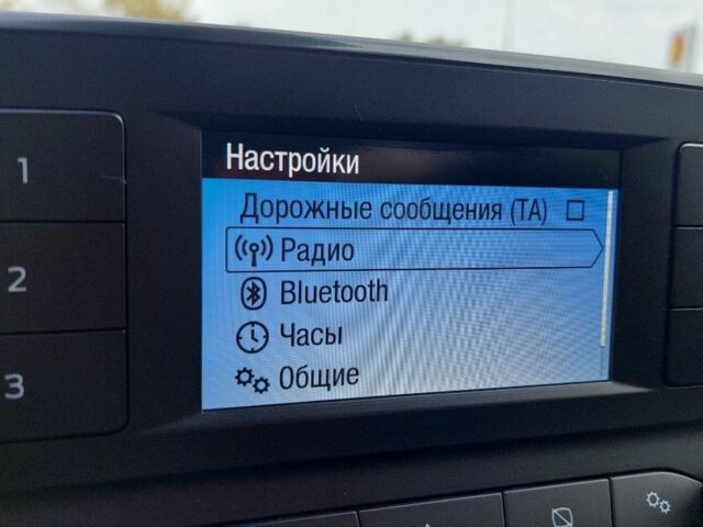 Білий Форд Фієста, об'ємом двигуна 1.1 л та пробігом 130 тис. км за 9199 $, фото 22 на Automoto.ua