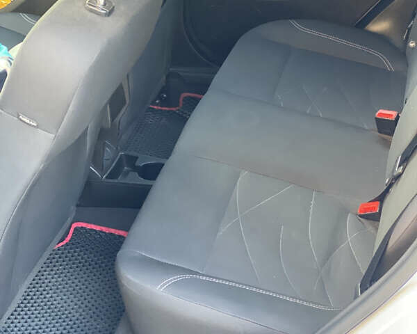 Белый Форд Фиеста, объемом двигателя 1.6 л и пробегом 59 тыс. км за 8100 $, фото 10 на Automoto.ua