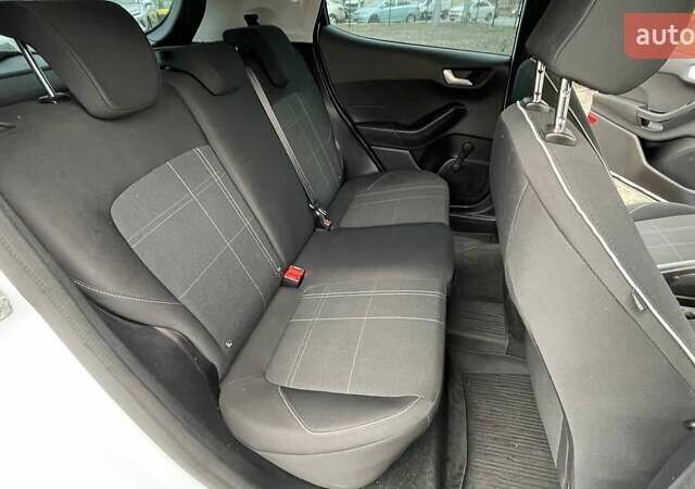 Белый Форд Фиеста, объемом двигателя 1.08 л и пробегом 101 тыс. км за 8990 $, фото 8 на Automoto.ua