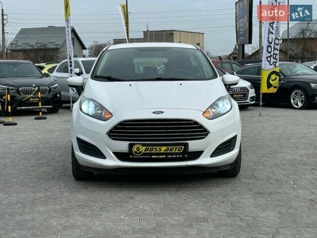 Білий Форд Фієста, об'ємом двигуна 1.6 л та пробігом 138 тис. км за 8990 $, фото 1 на Automoto.ua