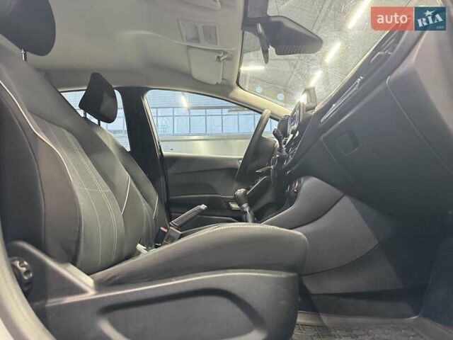 Белый Форд Фиеста, объемом двигателя 1.08 л и пробегом 83 тыс. км за 8300 $, фото 28 на Automoto.ua