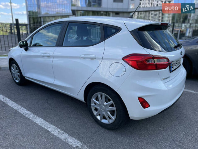Білий Форд Фієста, об'ємом двигуна 1.08 л та пробігом 134 тис. км за 9999 $, фото 2 на Automoto.ua