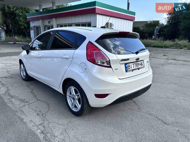Білий Форд Фієста, об'ємом двигуна 1.6 л та пробігом 147 тис. км за 8500 $, фото 1 на Automoto.ua