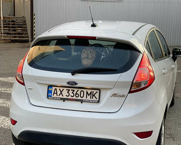 Белый Форд Фиеста, объемом двигателя 1.6 л и пробегом 59 тыс. км за 8100 $, фото 4 на Automoto.ua
