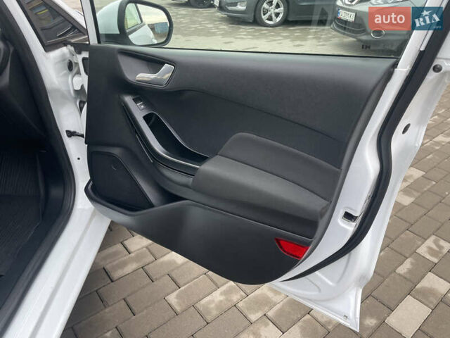 Белый Форд Фиеста, объемом двигателя 1.08 л и пробегом 130 тыс. км за 7500 $, фото 14 на Automoto.ua