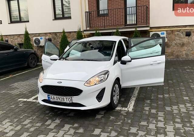 Белый Форд Фиеста, объемом двигателя 1.08 л и пробегом 146 тыс. км за 7600 $, фото 2 на Automoto.ua