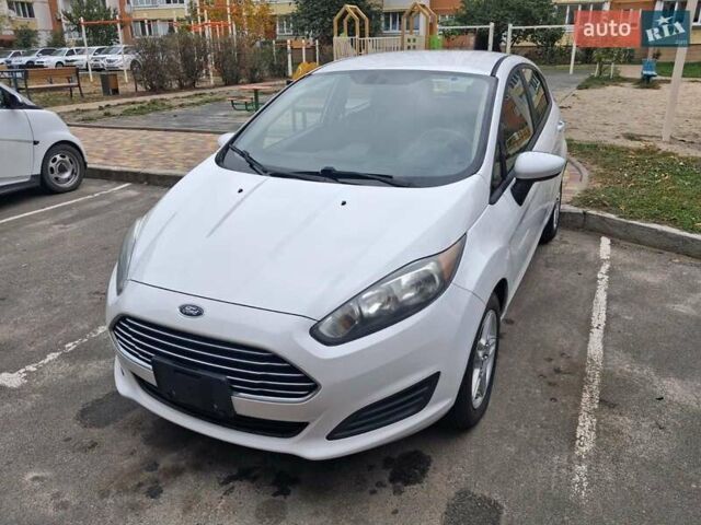 Форд Фиеста 2018 в Вишневом на Automoto.ua Белый Форд Фиеста, объемом двигателя 1.6 л и пробегом 141 тыс. км за 9500 $, фото 2 на Automoto.ua