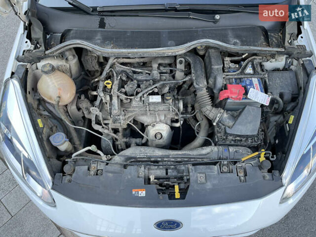 Білий Форд Фієста, об'ємом двигуна 1.08 л та пробігом 134 тис. км за 9999 $, фото 20 на Automoto.ua