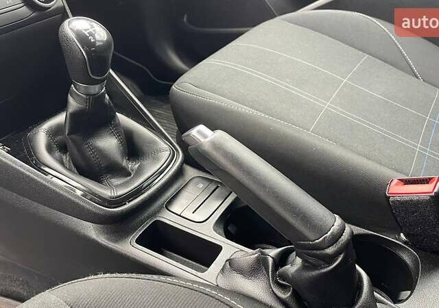 Белый Форд Фиеста, объемом двигателя 1.08 л и пробегом 101 тыс. км за 8990 $, фото 19 на Automoto.ua