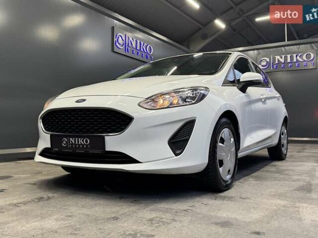 Белый Форд Фиеста, объемом двигателя 1.08 л и пробегом 83 тыс. км за 8300 $, фото 2 на Automoto.ua