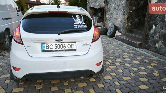 Белый Форд Фиеста, объемом двигателя 1.6 л и пробегом 66 тыс. км за 9000 $, фото 1 на Automoto.ua
