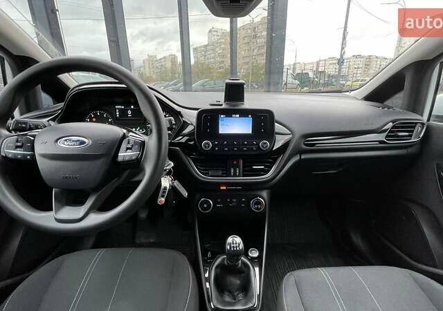 Белый Форд Фиеста, объемом двигателя 1.08 л и пробегом 101 тыс. км за 8990 $, фото 20 на Automoto.ua