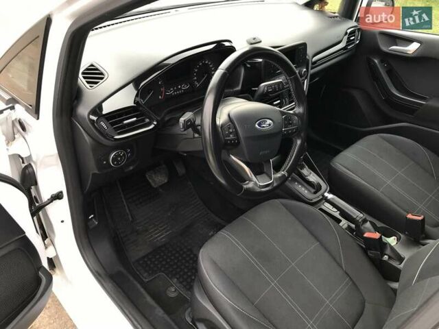 Білий Форд Фієста, об'ємом двигуна 1 л та пробігом 99 тис. км за 9900 $, фото 14 на Automoto.ua