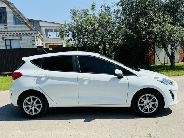 Білий Форд Фієста, об'ємом двигуна 1 л та пробігом 37 тис. км за 11200 $, фото 5 на Automoto.ua