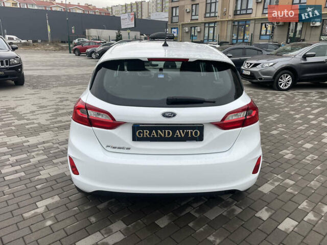 Белый Форд Фиеста, объемом двигателя 1.08 л и пробегом 130 тыс. км за 7500 $, фото 5 на Automoto.ua