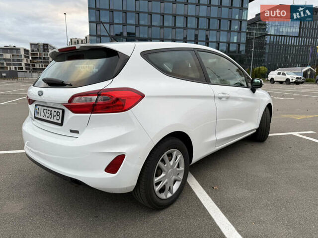 Форд Фиеста 2018 в Киеве на Automoto.ua Белый Форд Фиеста, объемом двигателя 1.08 л и пробегом 110 тыс. км за 8700 $, фото 3 на Automoto.ua