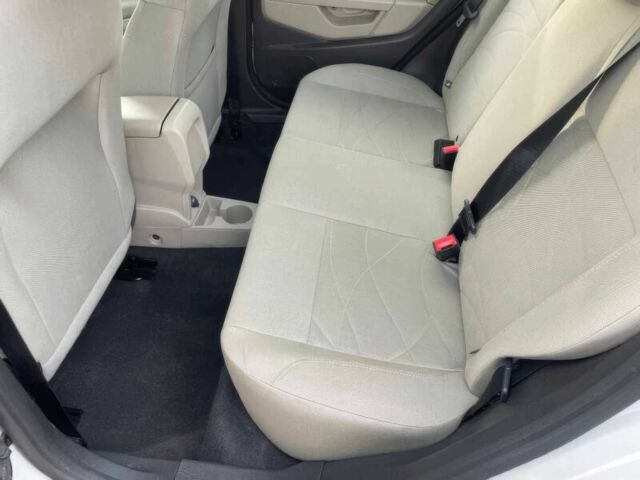 Білий Форд Фієста, об'ємом двигуна 1.6 л та пробігом 32 тис. км за 1200 $, фото 11 на Automoto.ua