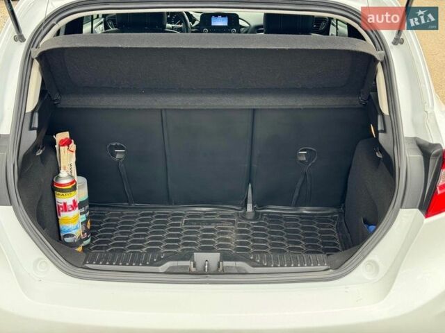 Белый Форд Фиеста, объемом двигателя 1 л и пробегом 128 тыс. км за 8490 $, фото 16 на Automoto.ua