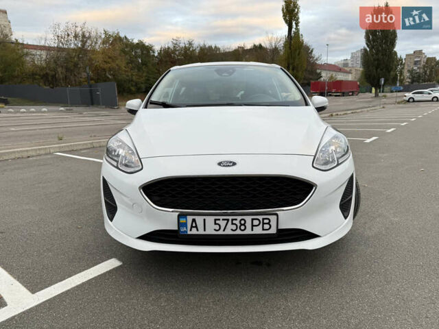 Форд Фиеста 2018 в Киеве на Automoto.ua Белый Форд Фиеста, объемом двигателя 1.08 л и пробегом 110 тыс. км за 8700 $, фото 5 на Automoto.ua