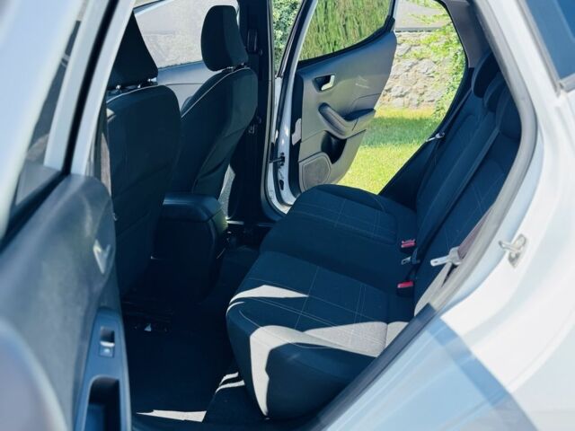 Білий Форд Фієста, об'ємом двигуна 1 л та пробігом 37 тис. км за 11200 $, фото 12 на Automoto.ua