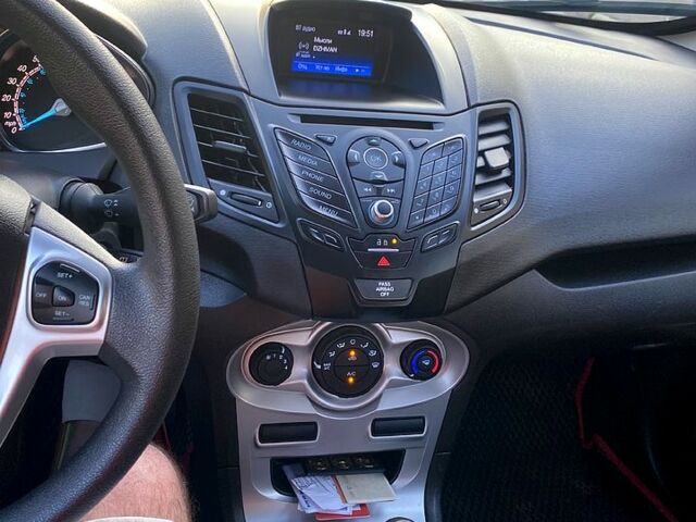 Белый Форд Фиеста, объемом двигателя 1.6 л и пробегом 62 тыс. км за 7200 $, фото 9 на Automoto.ua