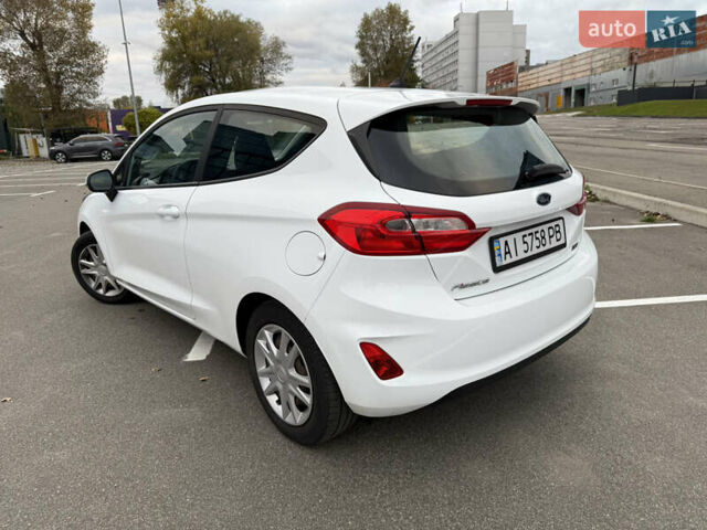 Форд Фиеста 2018 в Киеве на Automoto.ua Белый Форд Фиеста, объемом двигателя 1.08 л и пробегом 110 тыс. км за 8700 $, фото 2 на Automoto.ua