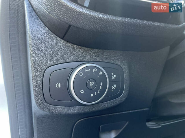 Білий Форд Фієста, об'ємом двигуна 1.08 л та пробігом 134 тис. км за 9999 $, фото 8 на Automoto.ua