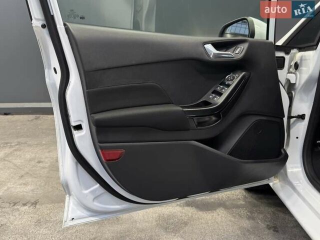 Белый Форд Фиеста, объемом двигателя 1.08 л и пробегом 83 тыс. км за 8300 $, фото 34 на Automoto.ua