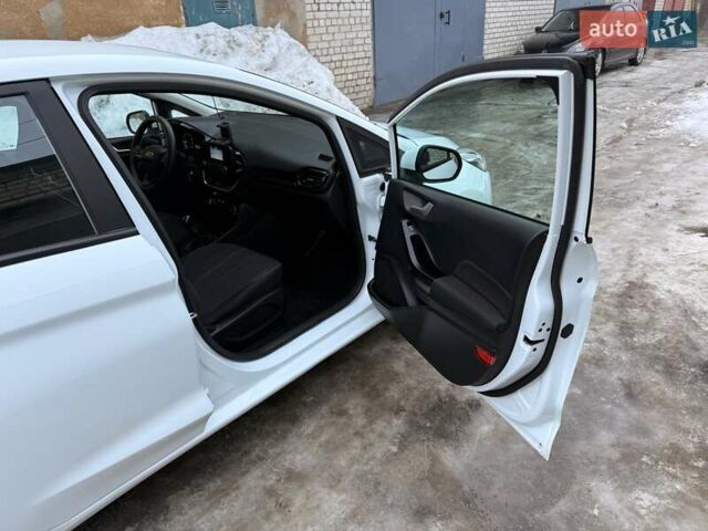 Білий Форд Фієста, об'ємом двигуна 1.05 л та пробігом 191 тис. км за 6900 $, фото 18 на Automoto.ua