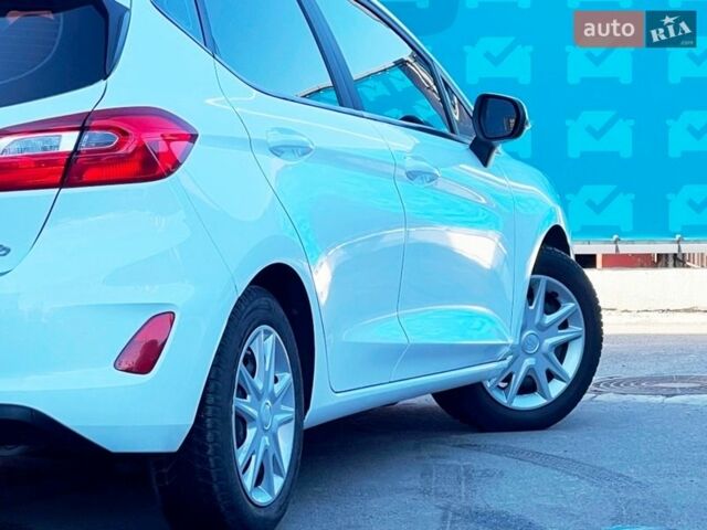 Белый Форд Фиеста, объемом двигателя 1 л и пробегом 119 тыс. км за 9500 $, фото 7 на Automoto.ua