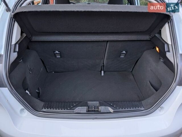 Белый Форд Фиеста, объемом двигателя 1.08 л и пробегом 82 тыс. км за 7400 $, фото 16 на Automoto.ua