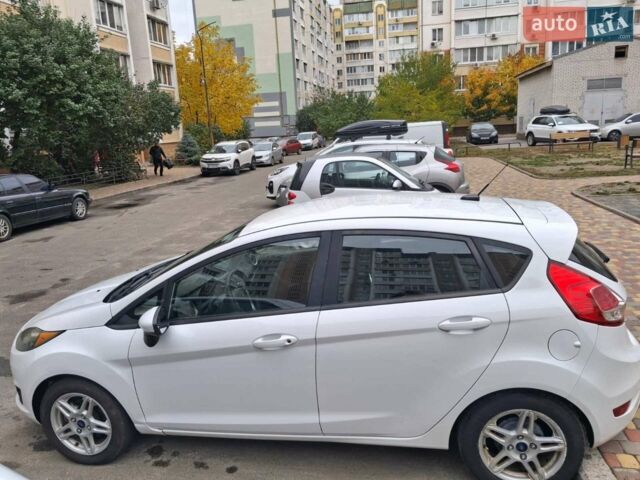 Белый Форд Фиеста, объемом двигателя 1.6 л и пробегом 141 тыс. км за 9500 $, фото 6 на Automoto.ua