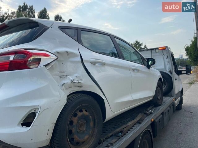 Белый Форд Фиеста, объемом двигателя 1.08 л и пробегом 120 тыс. км за 5600 $, фото 1 на Automoto.ua