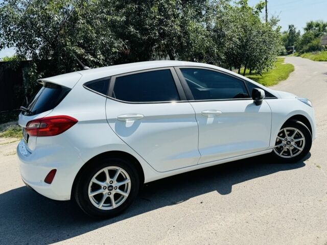 Білий Форд Фієста, об'ємом двигуна 1 л та пробігом 37 тис. км за 11200 $, фото 6 на Automoto.ua