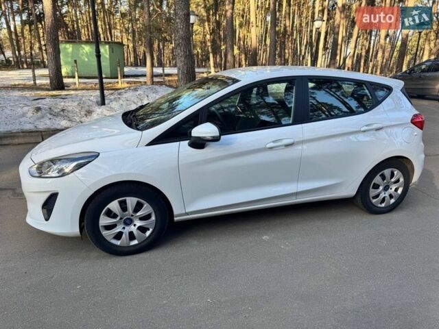Білий Форд Фієста, об'ємом двигуна 1.1 л та пробігом 191 тис. км за 7500 $, фото 2 на Automoto.ua