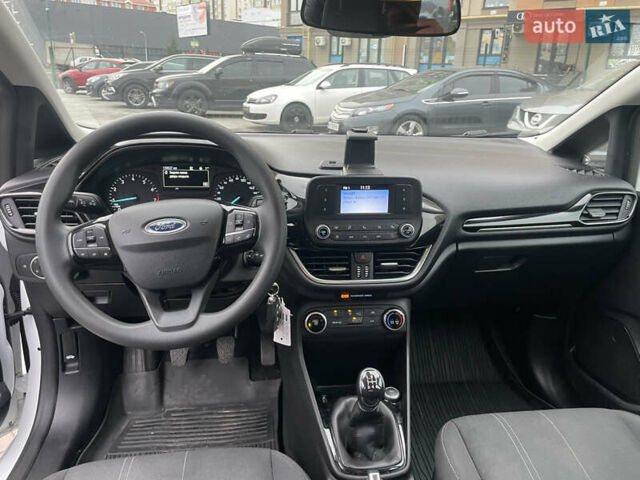 Белый Форд Фиеста, объемом двигателя 1.08 л и пробегом 130 тыс. км за 7500 $, фото 11 на Automoto.ua