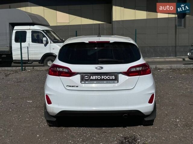 Білий Форд Фієста, об'ємом двигуна 1.08 л та пробігом 101 тис. км за 7690 $, фото 6 на Automoto.ua