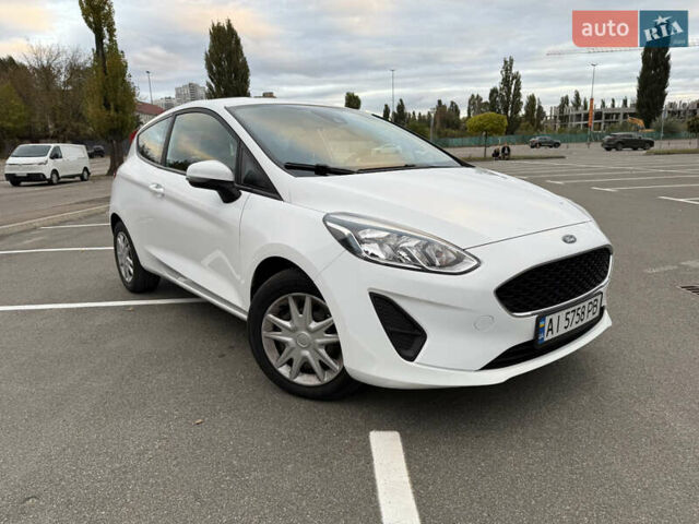 Форд Фиеста 2018 в Киеве на Automoto.ua Белый Форд Фиеста, объемом двигателя 1.08 л и пробегом 110 тыс. км за 8700 $, фото 4 на Automoto.ua