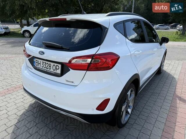 Білий Форд Фієста, об'ємом двигуна 1 л та пробігом 29 тис. км за 12900 $, фото 11 на Automoto.ua