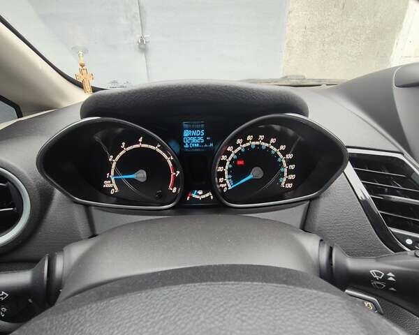 Белый Форд Фиеста, объемом двигателя 1.6 л и пробегом 48 тыс. км за 12600 $, фото 7 на Automoto.ua