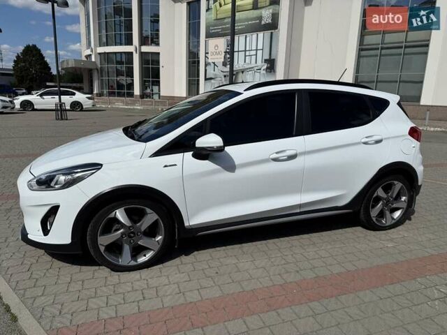 Білий Форд Фієста, об'ємом двигуна 1 л та пробігом 29 тис. км за 12900 $, фото 3 на Automoto.ua