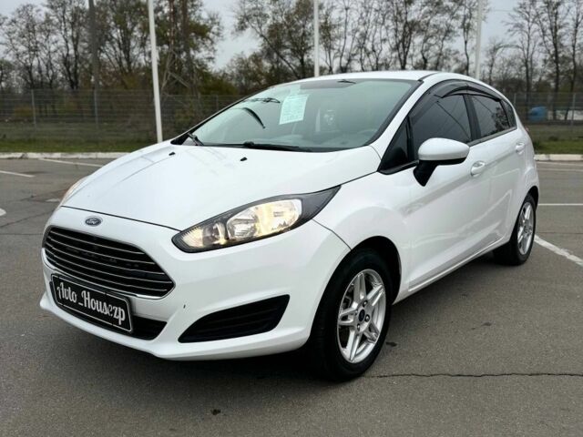 Белый Форд Фиеста, объемом двигателя 0 л и пробегом 55 тыс. км за 8800 $, фото 2 на Automoto.ua