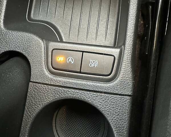 Белый Форд Фиеста, объемом двигателя 1.2 л и пробегом 43 тыс. км за 8300 $, фото 31 на Automoto.ua