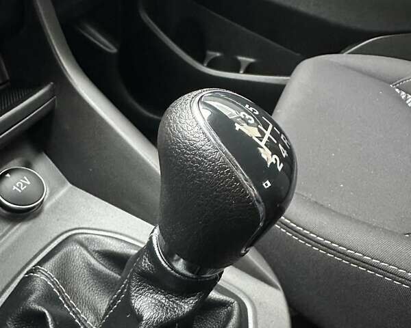 Белый Форд Фиеста, объемом двигателя 1.2 л и пробегом 43 тыс. км за 8300 $, фото 21 на Automoto.ua