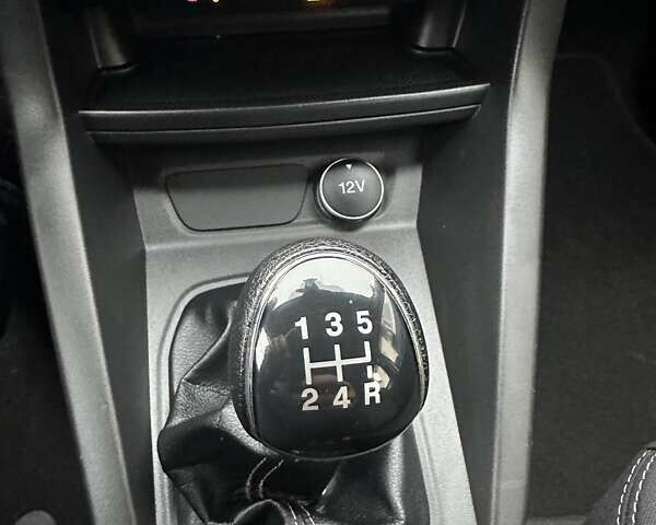 Белый Форд Фиеста, объемом двигателя 1.2 л и пробегом 43 тыс. км за 8300 $, фото 22 на Automoto.ua