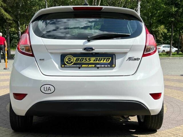 Белый Форд Фиеста, объемом двигателя 1.6 л и пробегом 130 тыс. км за 8650 $, фото 5 на Automoto.ua