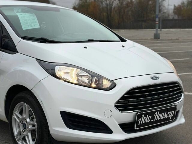 Белый Форд Фиеста, объемом двигателя 0 л и пробегом 55 тыс. км за 8800 $, фото 1 на Automoto.ua