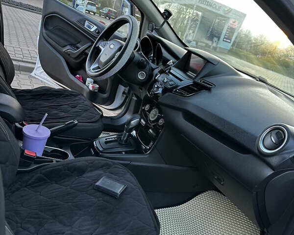 Белый Форд Фиеста, объемом двигателя 1.6 л и пробегом 130 тыс. км за 8450 $, фото 14 на Automoto.ua