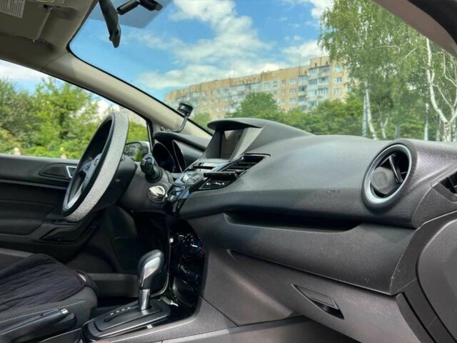 Белый Форд Фиеста, объемом двигателя 1.6 л и пробегом 130 тыс. км за 8650 $, фото 9 на Automoto.ua